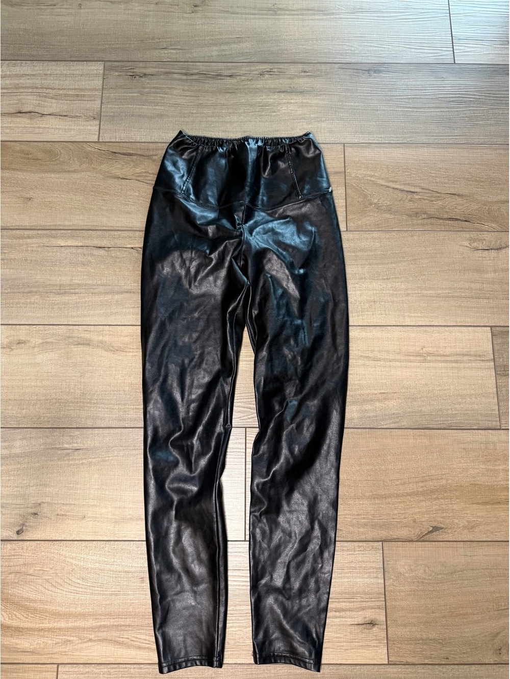 Wilfred Free Aritzia Black Vegan Leather Leggings XS High Rise Skinny